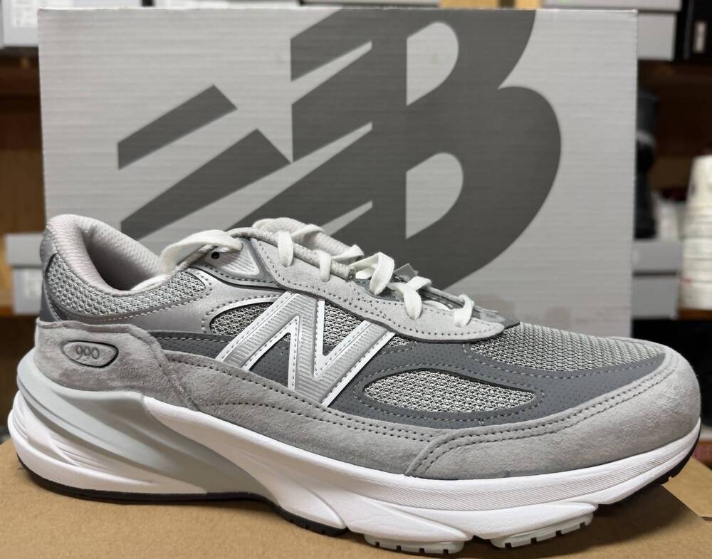 NEW NEW BALANCE men's m990 heritage shoe - 4e width in light grey